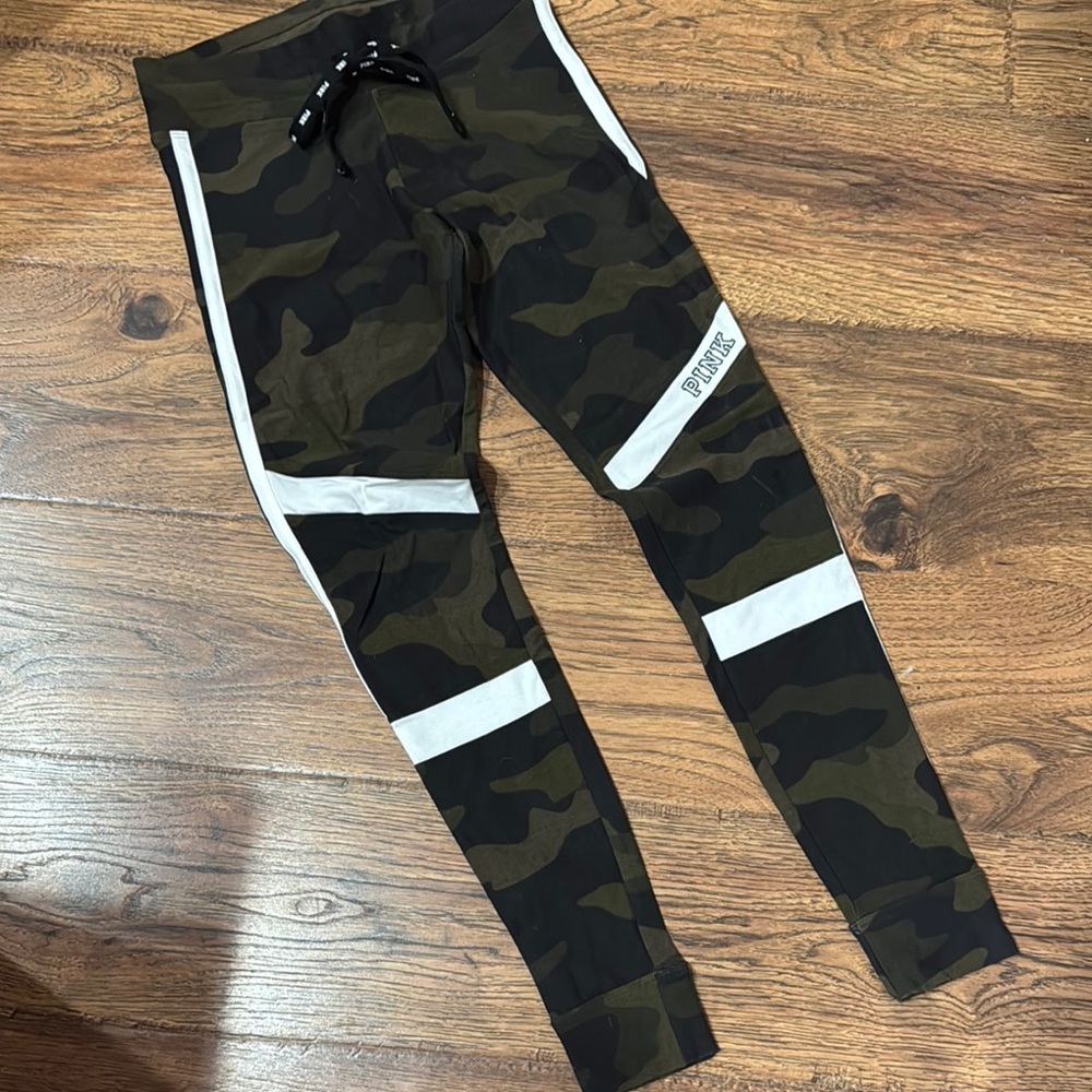 Pink yoga pants in camouflage